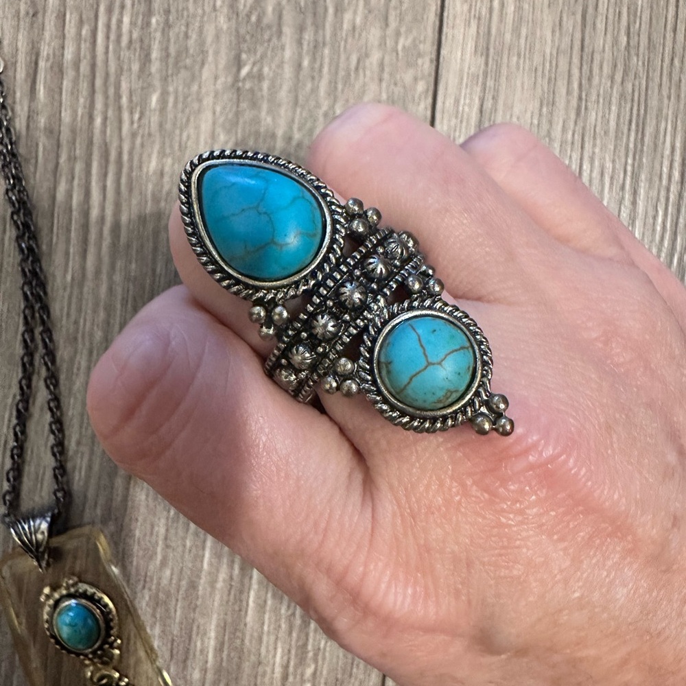 Ring and necklace set
